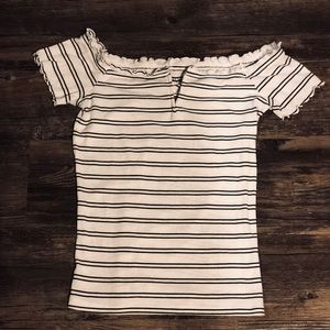 🌻Aeropostale Striped Off the Shoulder Top🌻